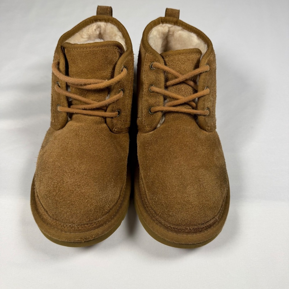 UGG Neumel Chestnut Suede Lace Up Chukka Boots 3236 Mens Size 7 Womens 9